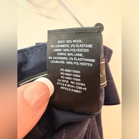 Babaton Aritzia Karl Windowpane
Wrap Skirt 00 XS Navy Blue Wool
Cashmere Blend - Picture 5 of 6